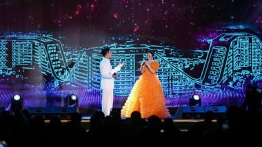 Hàng nghìn khán giả “phiêu” cùng Bảo Trâm, Anh Tú trong đêm nhạc tại FLC Sầm Sơn